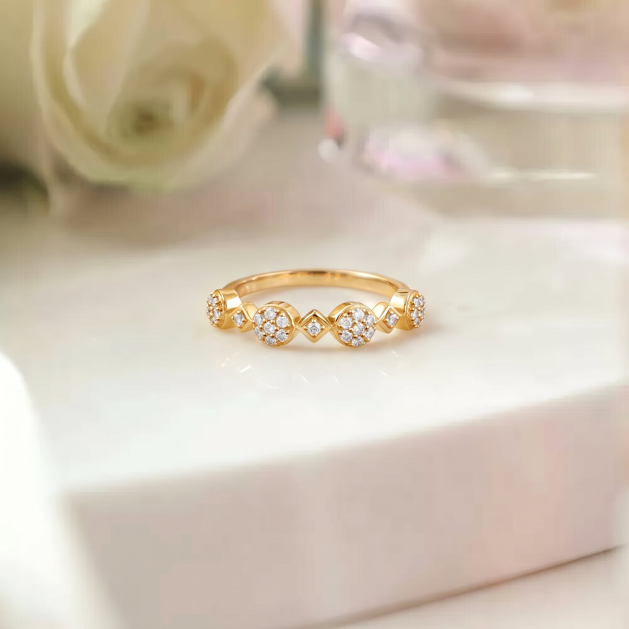 Alternating Round Cluster and Diamond Band