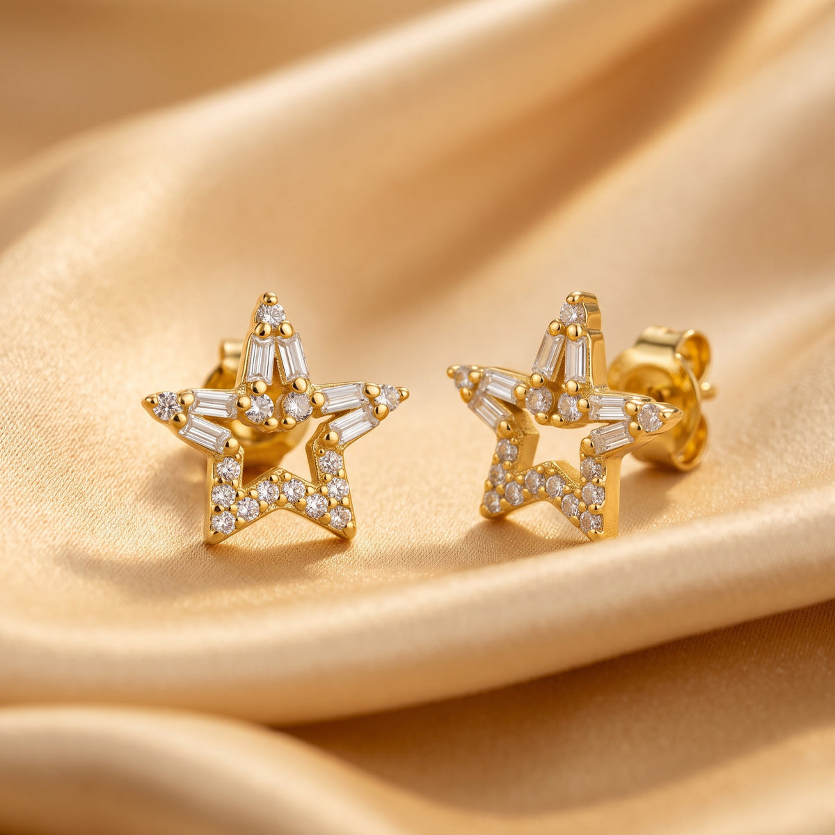 Geometric Hollow Star Stud Earring