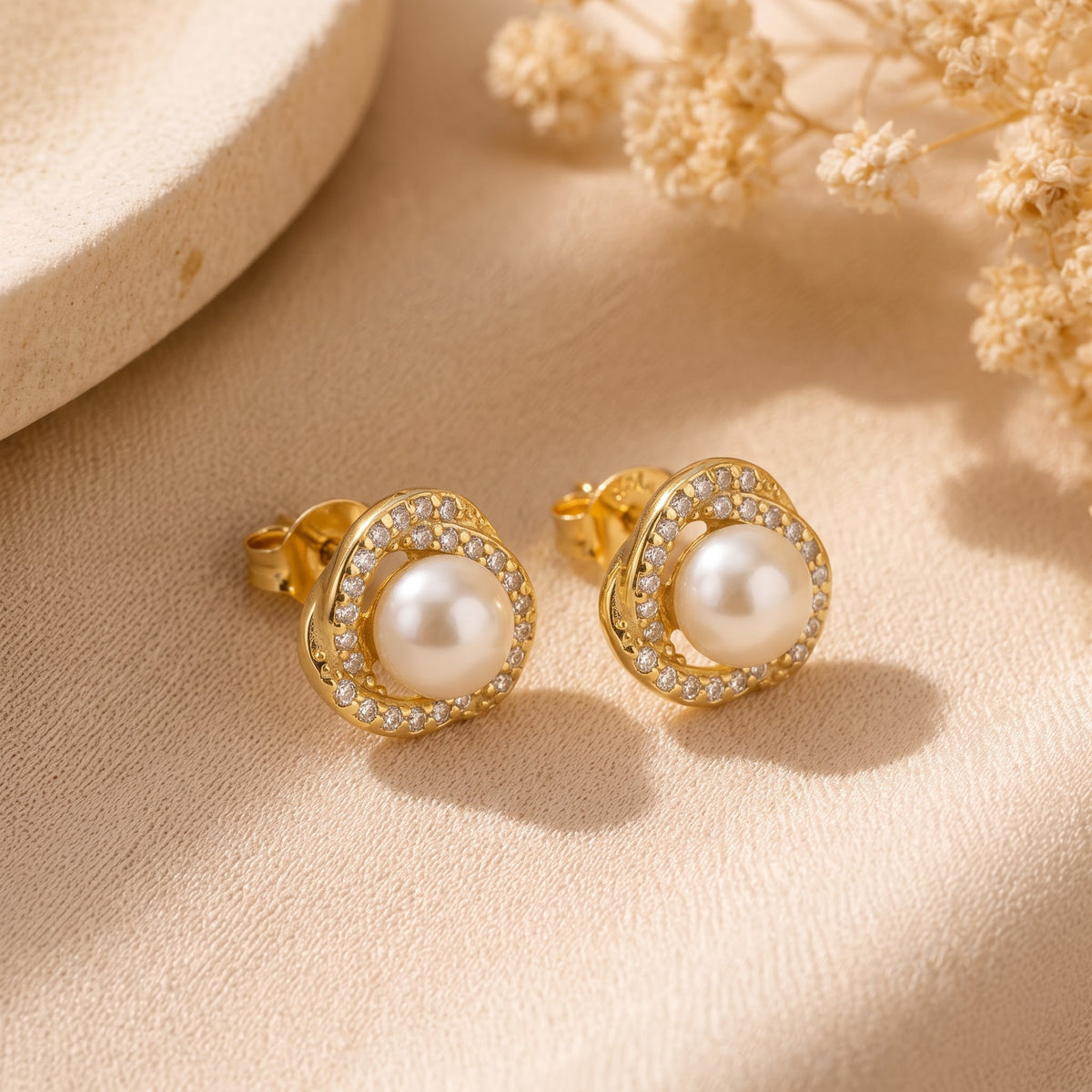 Organic Pavé Pearl Halo Stud Earring