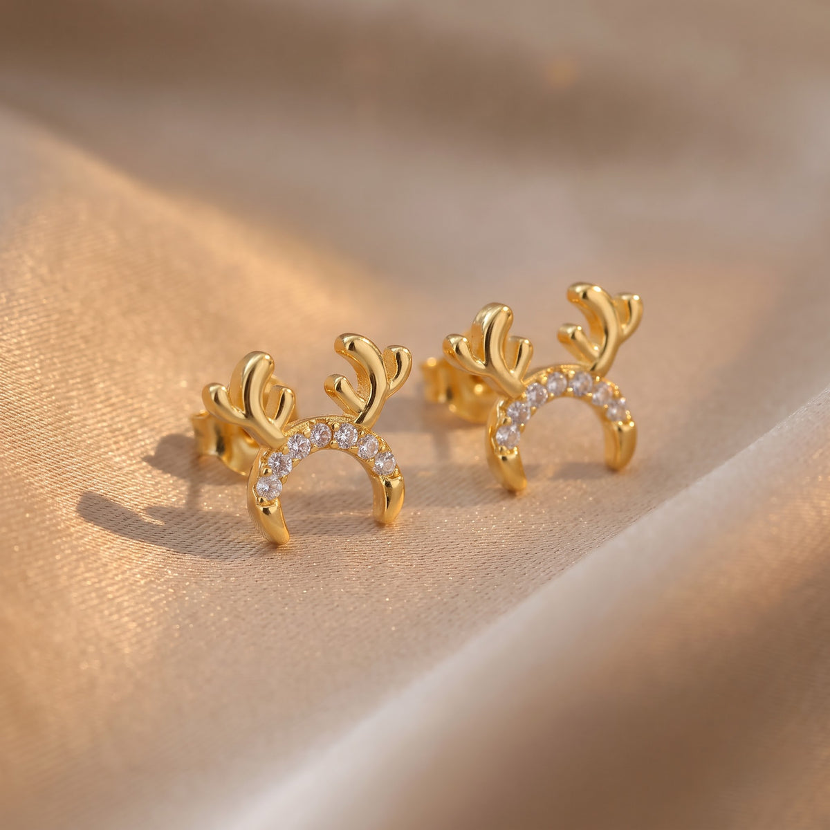 Pavé Antler Crescent Stud Earring