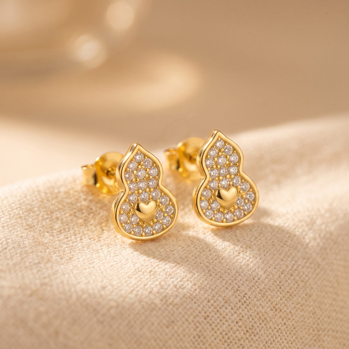 Pavé Gourd Stud Earring