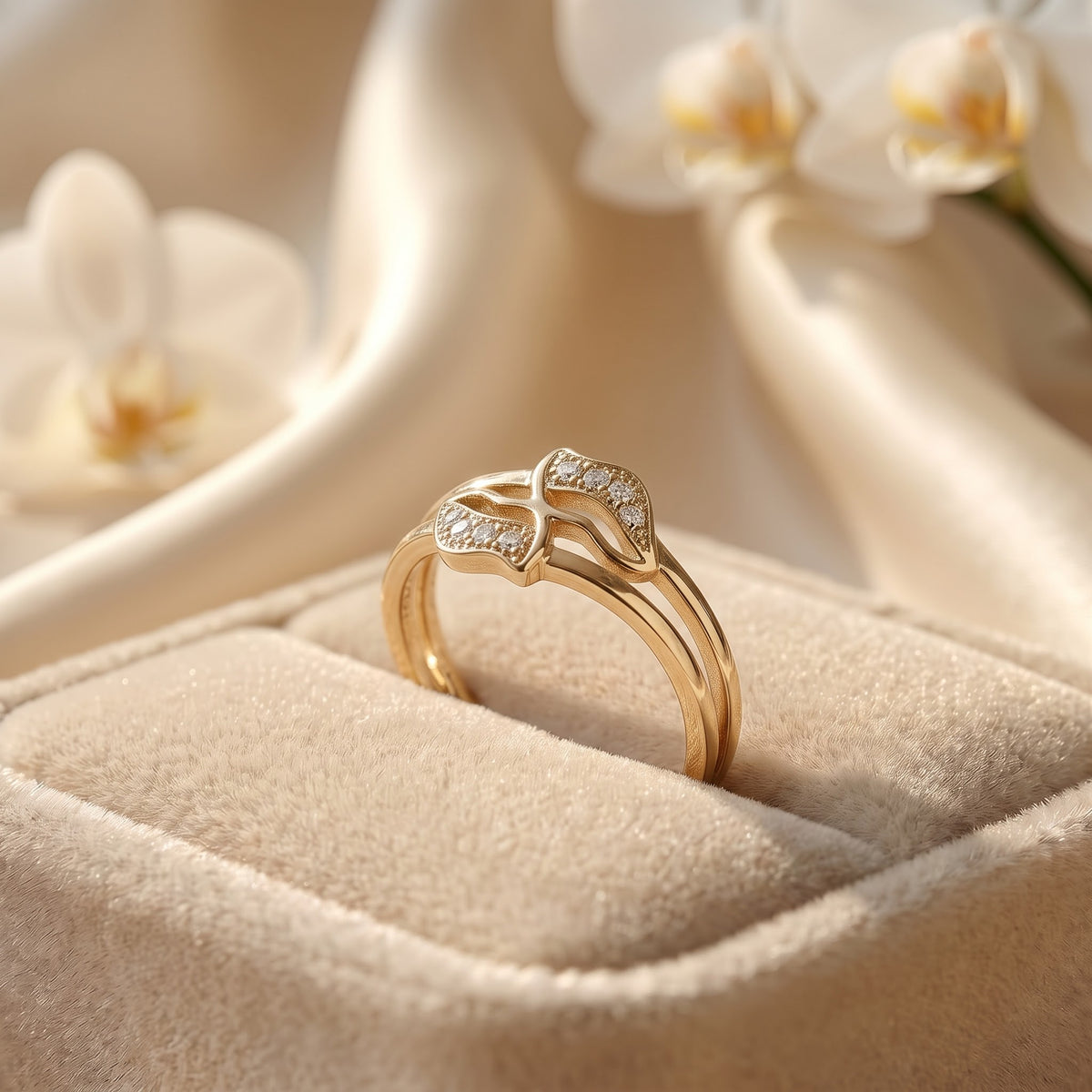 Pavé Curved Leaf Bypass Ring