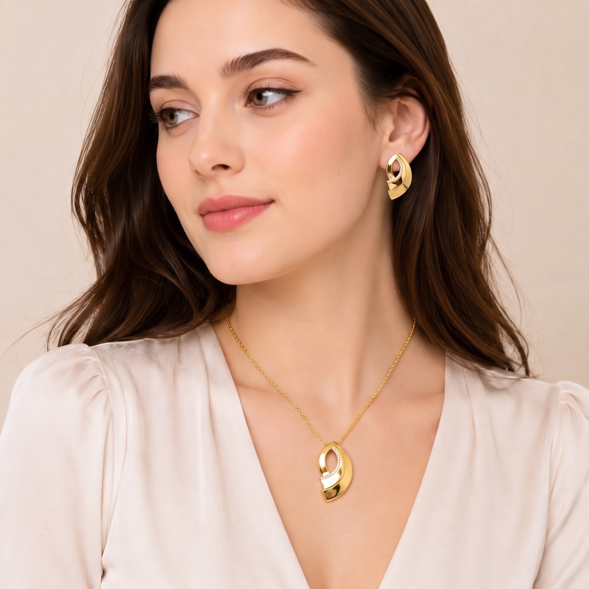 Gold Curved Cutout Diamond Set