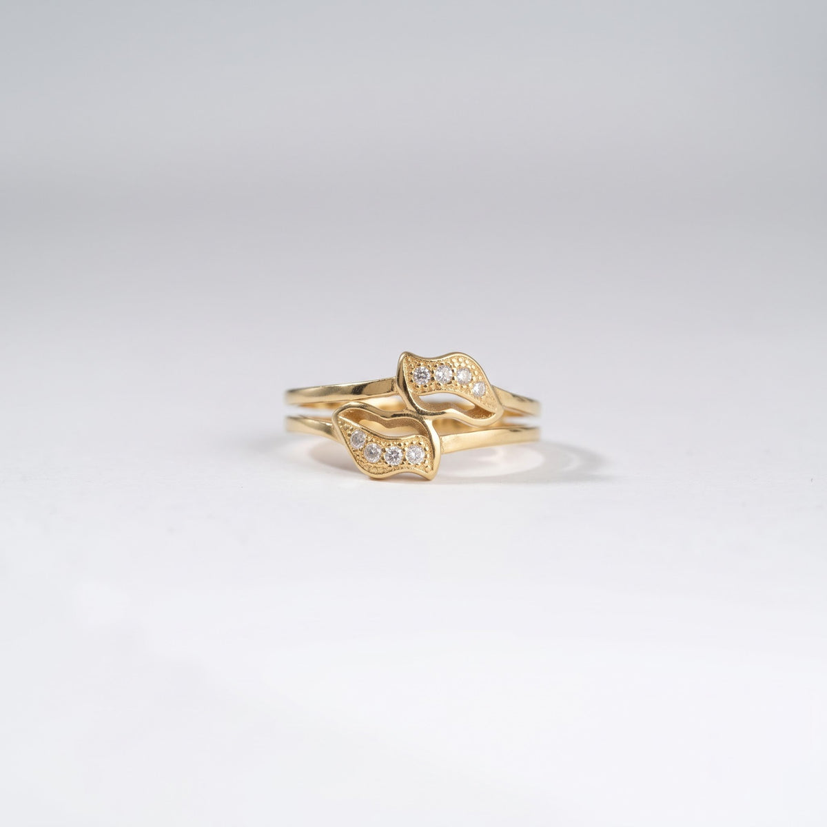 Pavé Curved Leaf Bypass Ring