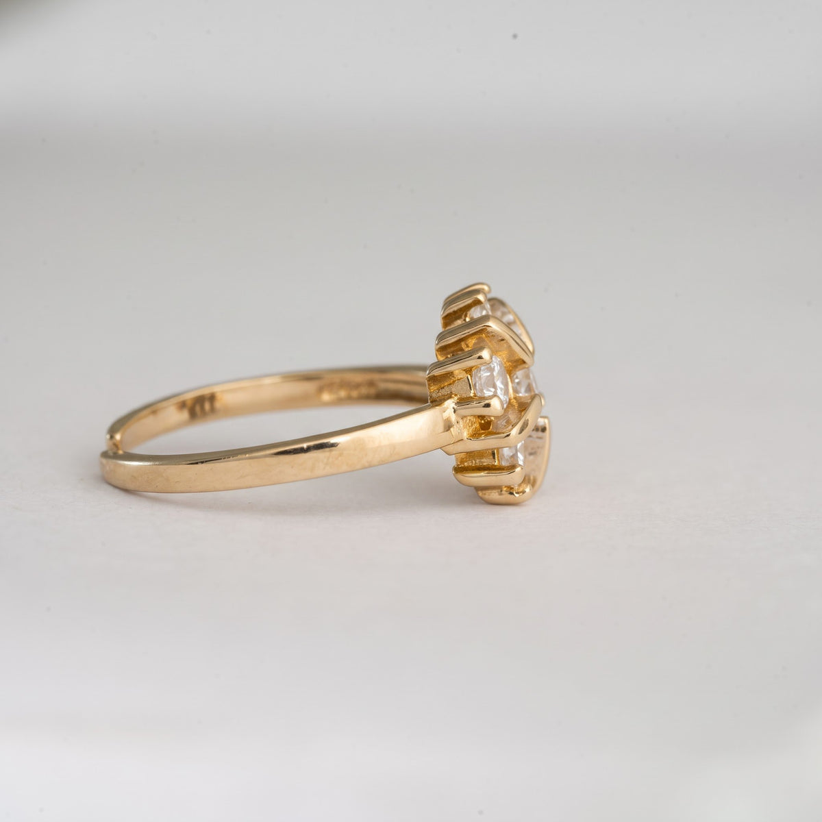 Round Brilliant Floral Cluster Ring