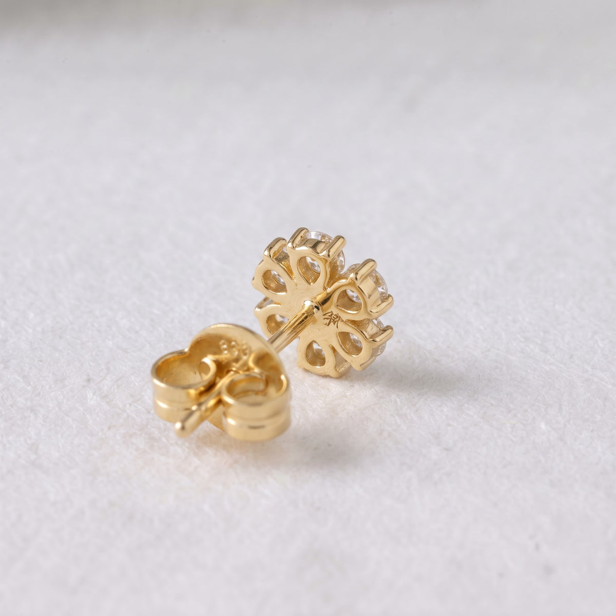 Pear-Cut Crystal Flower Stud Earring