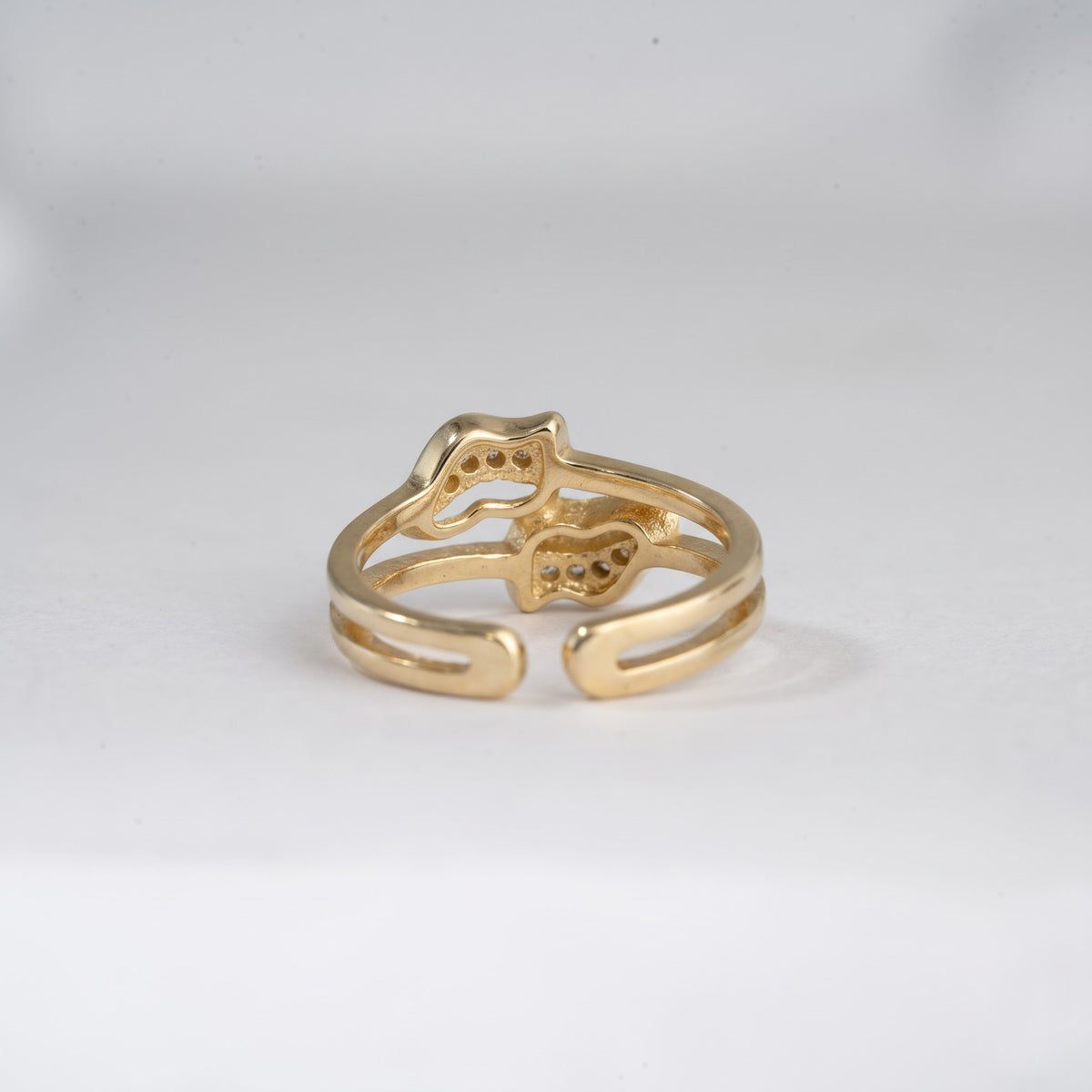 Pavé Curved Leaf Bypass Ring