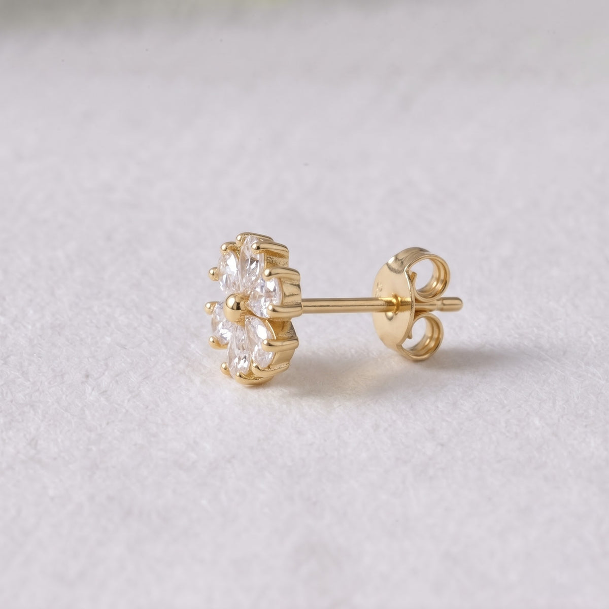 Pear-Cut Crystal Flower Stud Earring