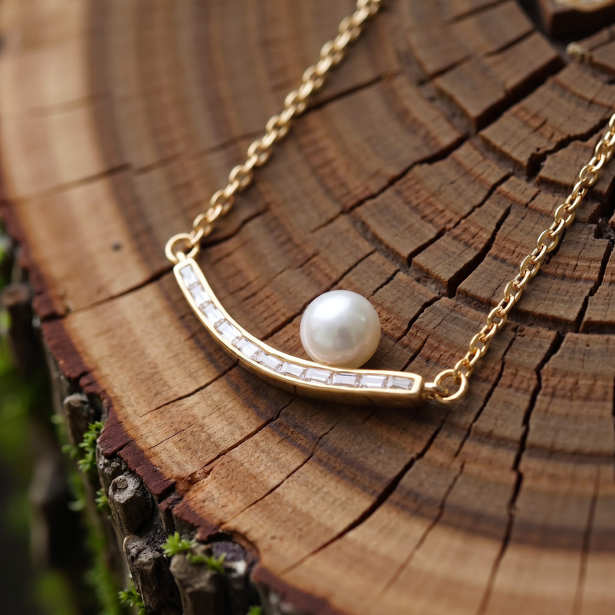 Pearl Arc Necklace