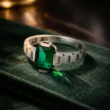 Emerald-Cut Bar Solitaire