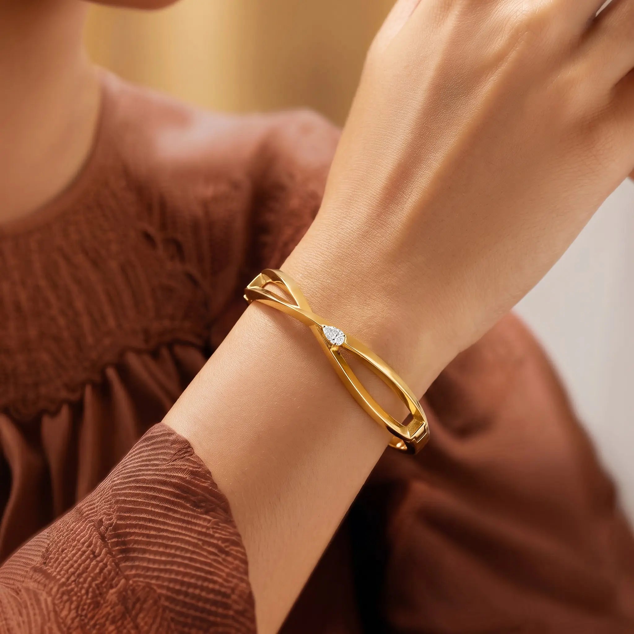 Dual-Tone Twisted Pear Stone Kada