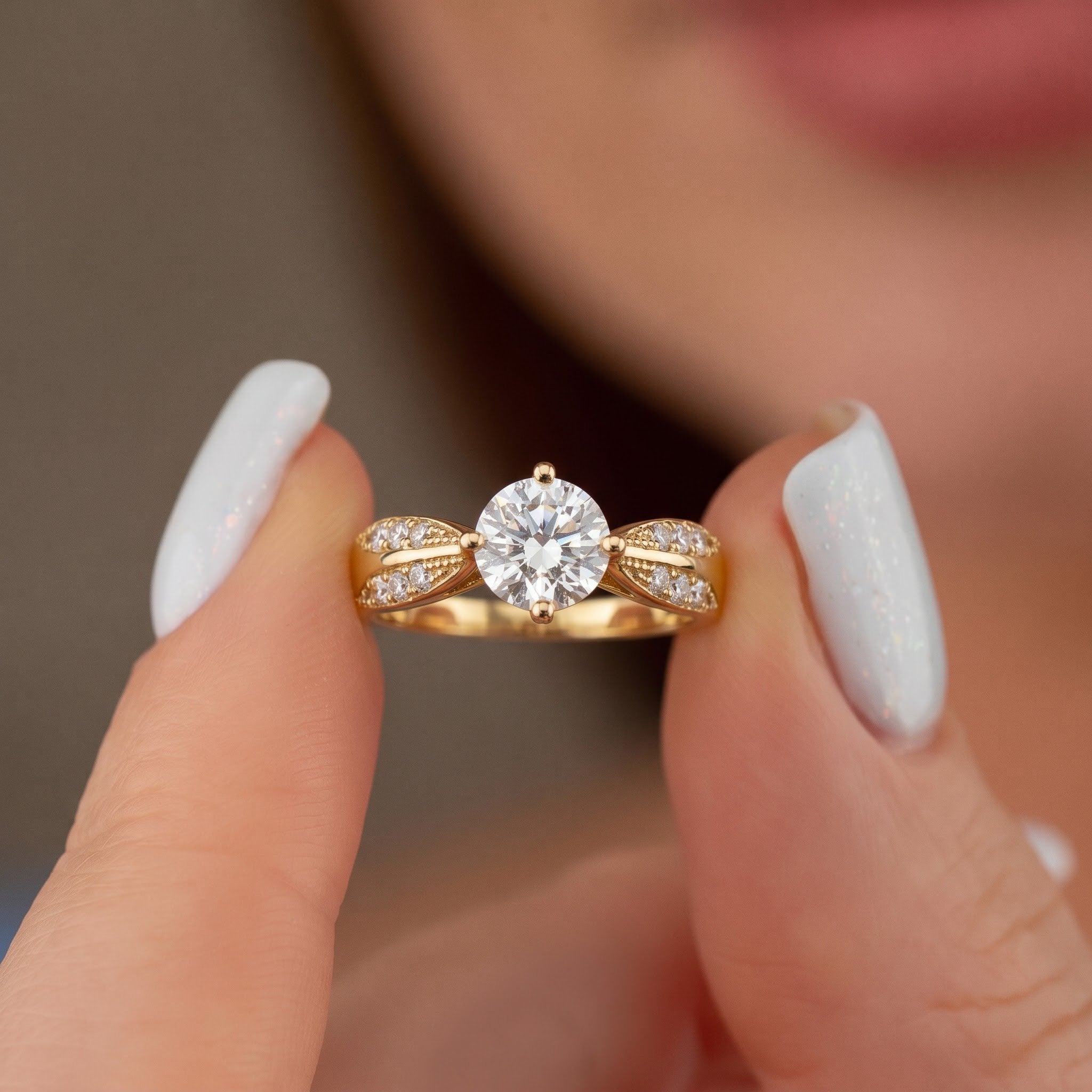Round Cut Solitaire Ring with Split Pavé Shoulders