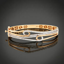 Rose Gold Intertwined Loop White Stone Kada