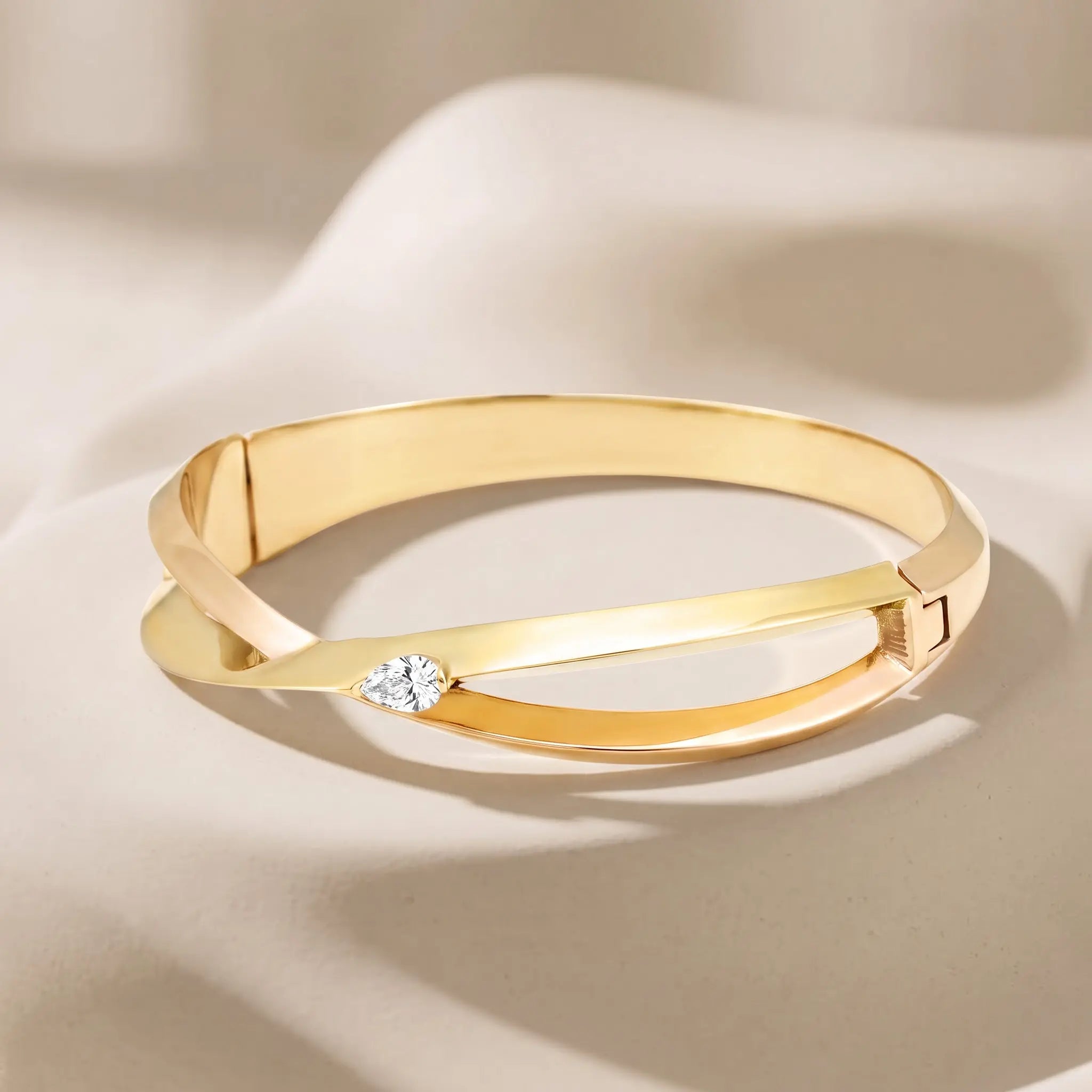 Dual-Tone Twisted Pear Stone Kada